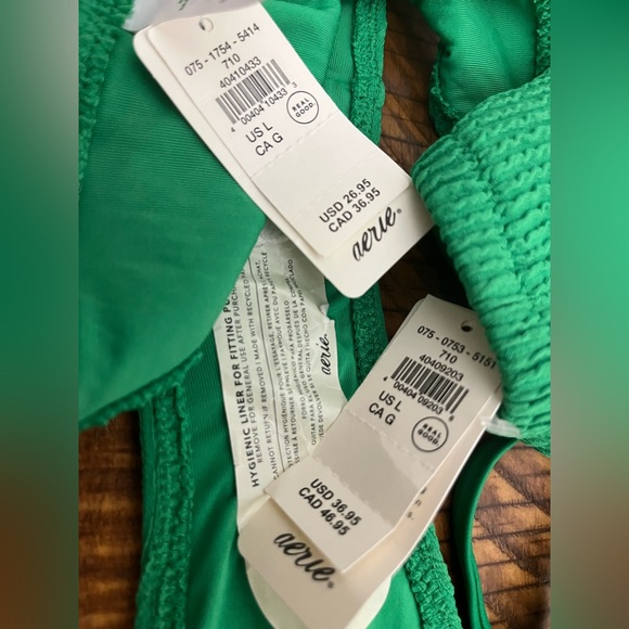 NWT Aerie FULL SET Crinkle Halter Voop Top + Cheekiest Tie Bottom in Green - Picture 4 of 4